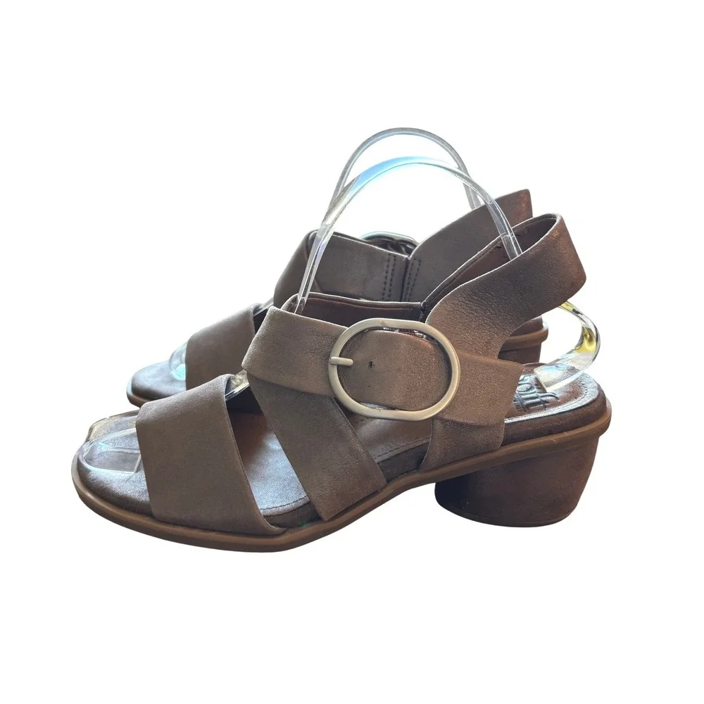 Sofft Sandals Women Size 8 Bronze Metallic Heeled Strappy Buckle Shoes Casual